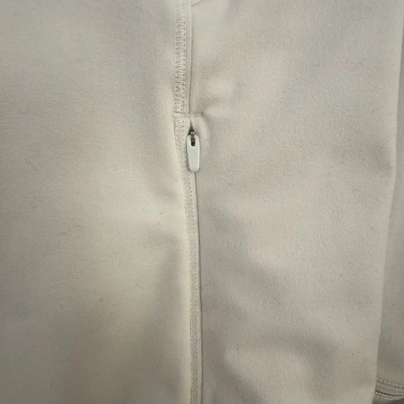 Lululemon Athletica Fresh Tracks 1/2 zip in white/cream Size 8. Good condition! - Picture 4 of 8